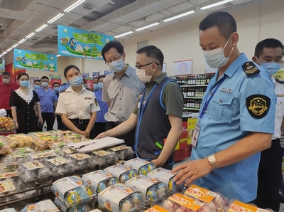 眉山市副市长肖忠良带队调研端午节前农贸市场和大型超市食品安全与疫情防控工作